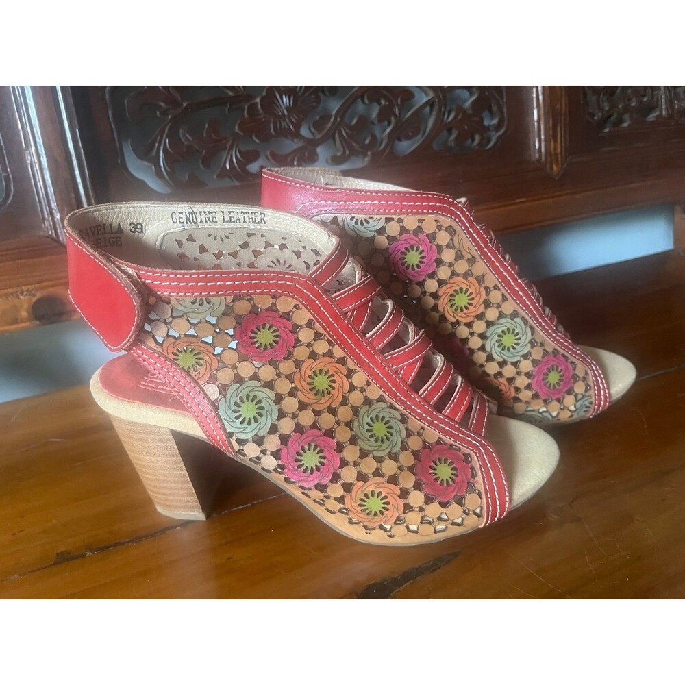 L'Artiste by Spring Step Pricilla Floral Leather Sandal 39